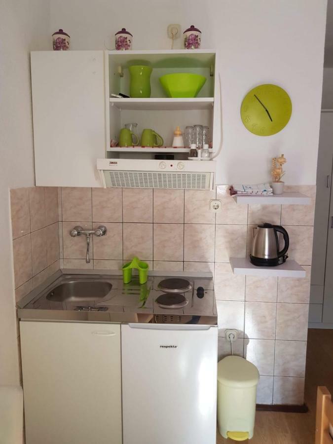 Ante Apartment *